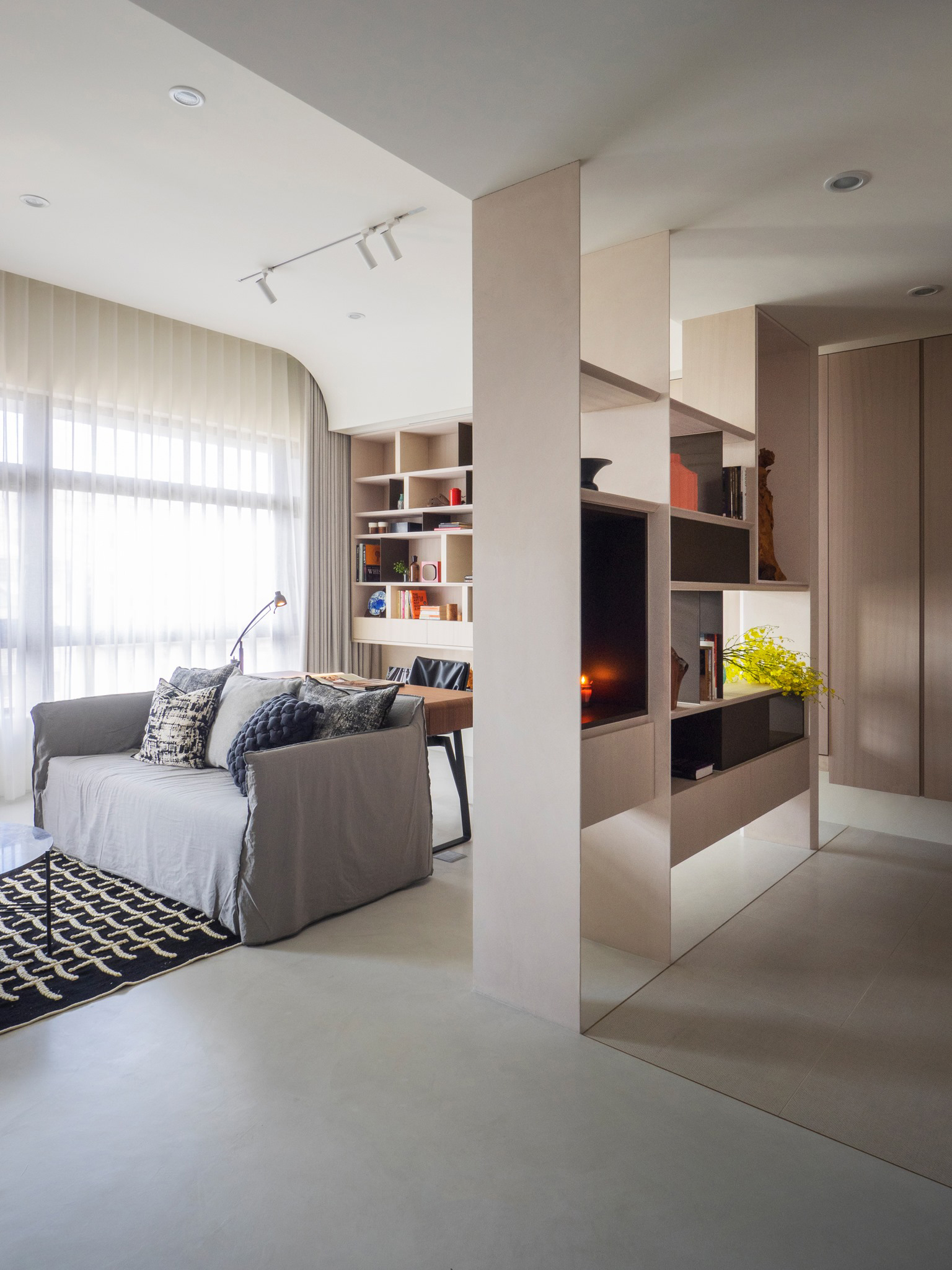 現(xiàn)代混搭風格室內(nèi)設(shè)計家裝案例-玄關(guān)柜 現(xiàn)代混搭風格室內(nèi)設(shè)計家裝案例-玄關(guān)柜