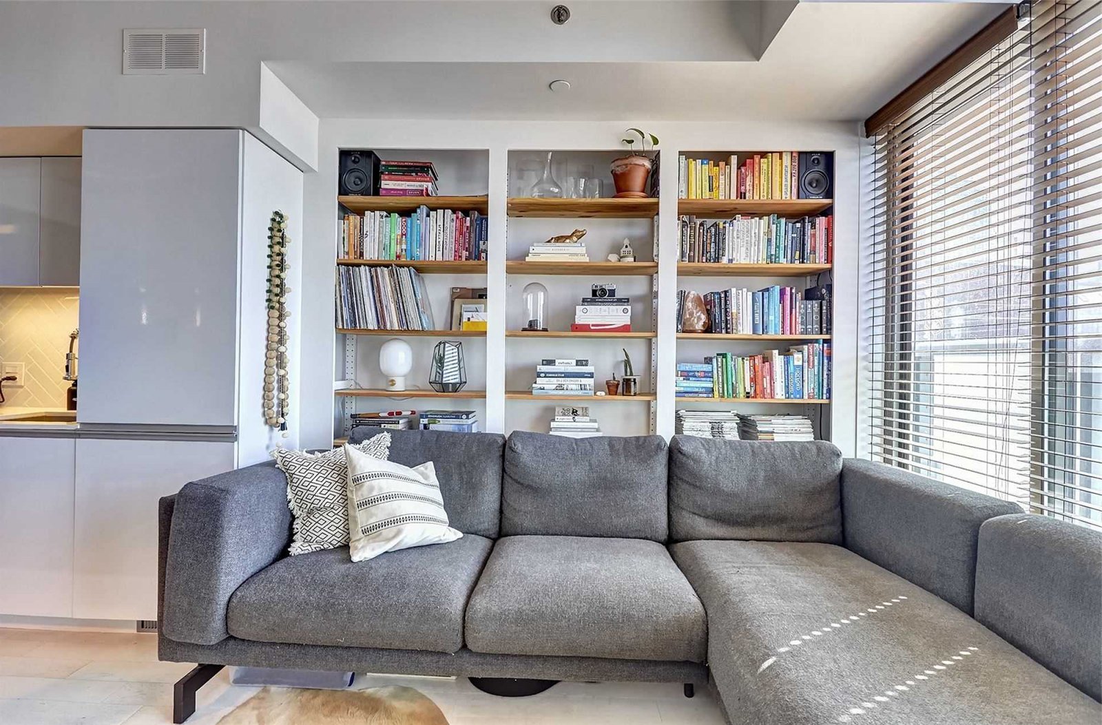 裝修案例現代簡約風格室內裝修效果圖-客廳沙發 裝修案例現代簡約風格室內裝修效果圖-客廳沙發