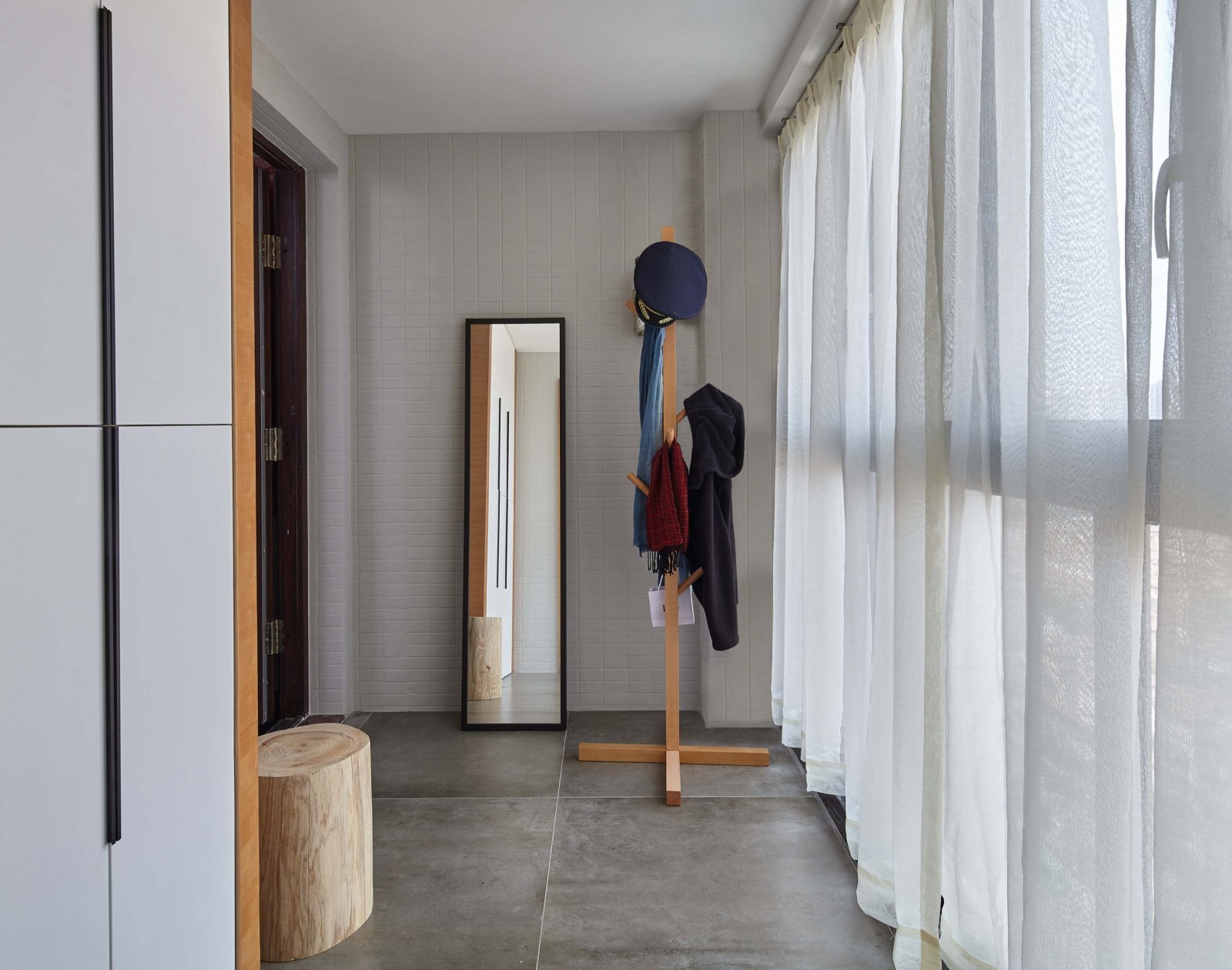 混搭風(fēng)格家裝設(shè)計(jì)室內(nèi)裝修效果圖-玄關(guān) 混搭風(fēng)格家裝設(shè)計(jì)室內(nèi)裝修效果圖-玄關(guān)