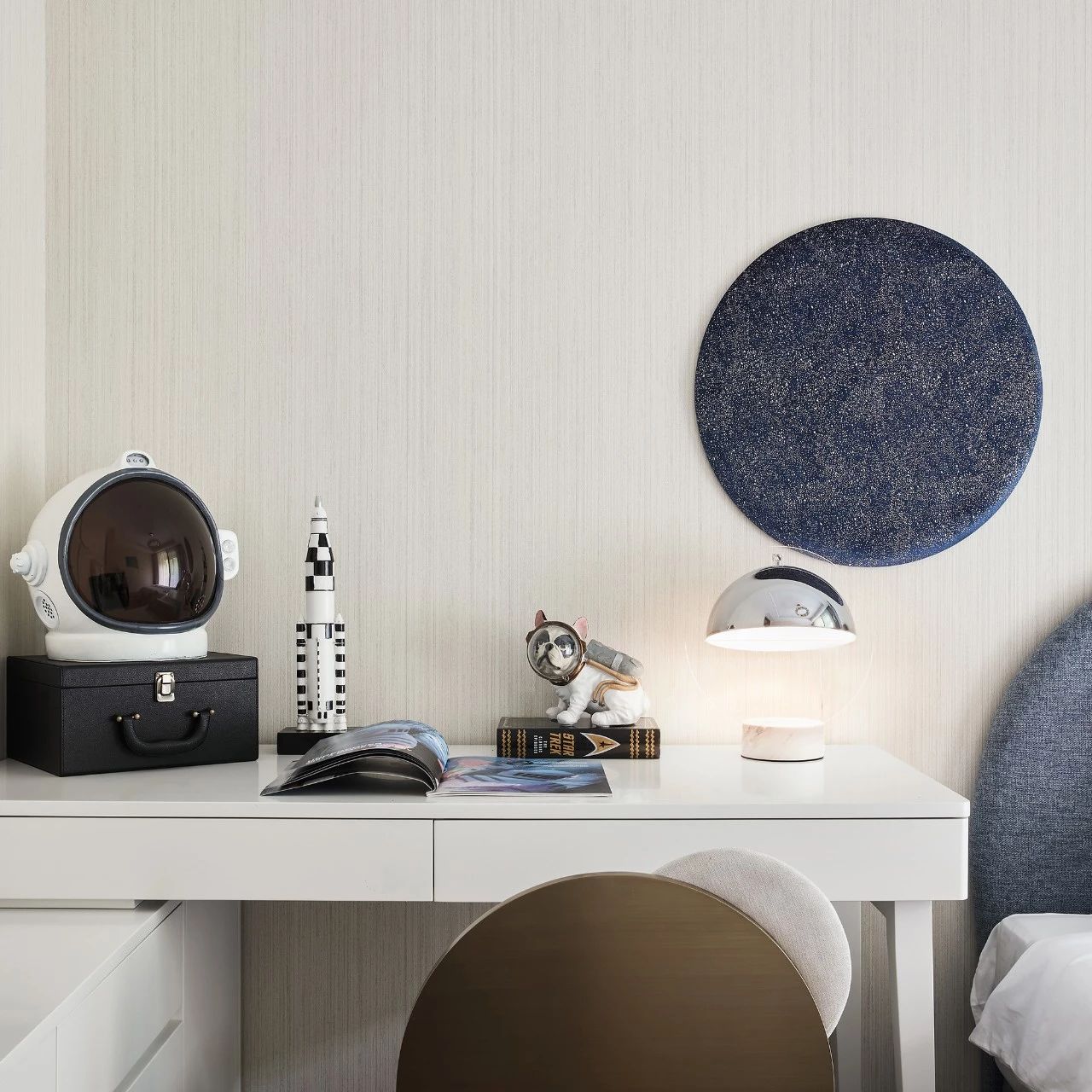 輕奢簡約風(fēng)格室內(nèi)設(shè)計家裝案例-書桌 輕奢簡約風(fēng)格室內(nèi)設(shè)計家裝案例-書桌