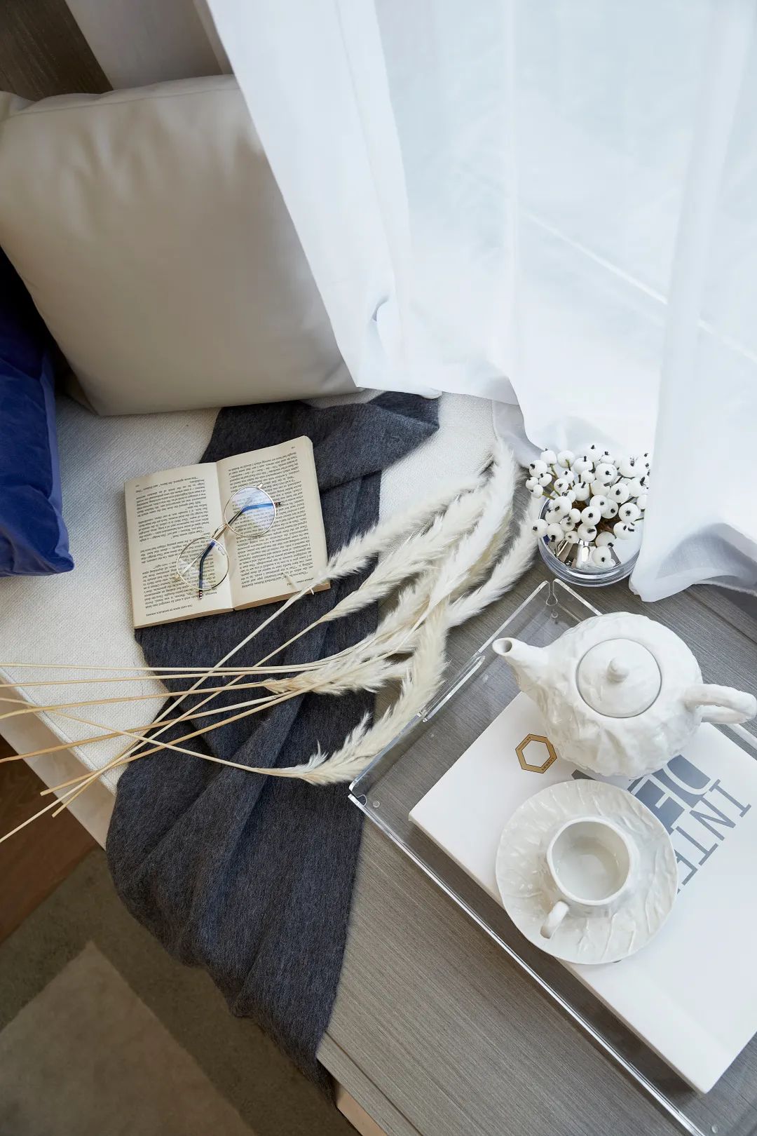 現(xiàn)代簡約風格室內(nèi)設(shè)計家裝案例-擺設(shè) 現(xiàn)代簡約風格室內(nèi)設(shè)計家裝案例-擺設(shè)