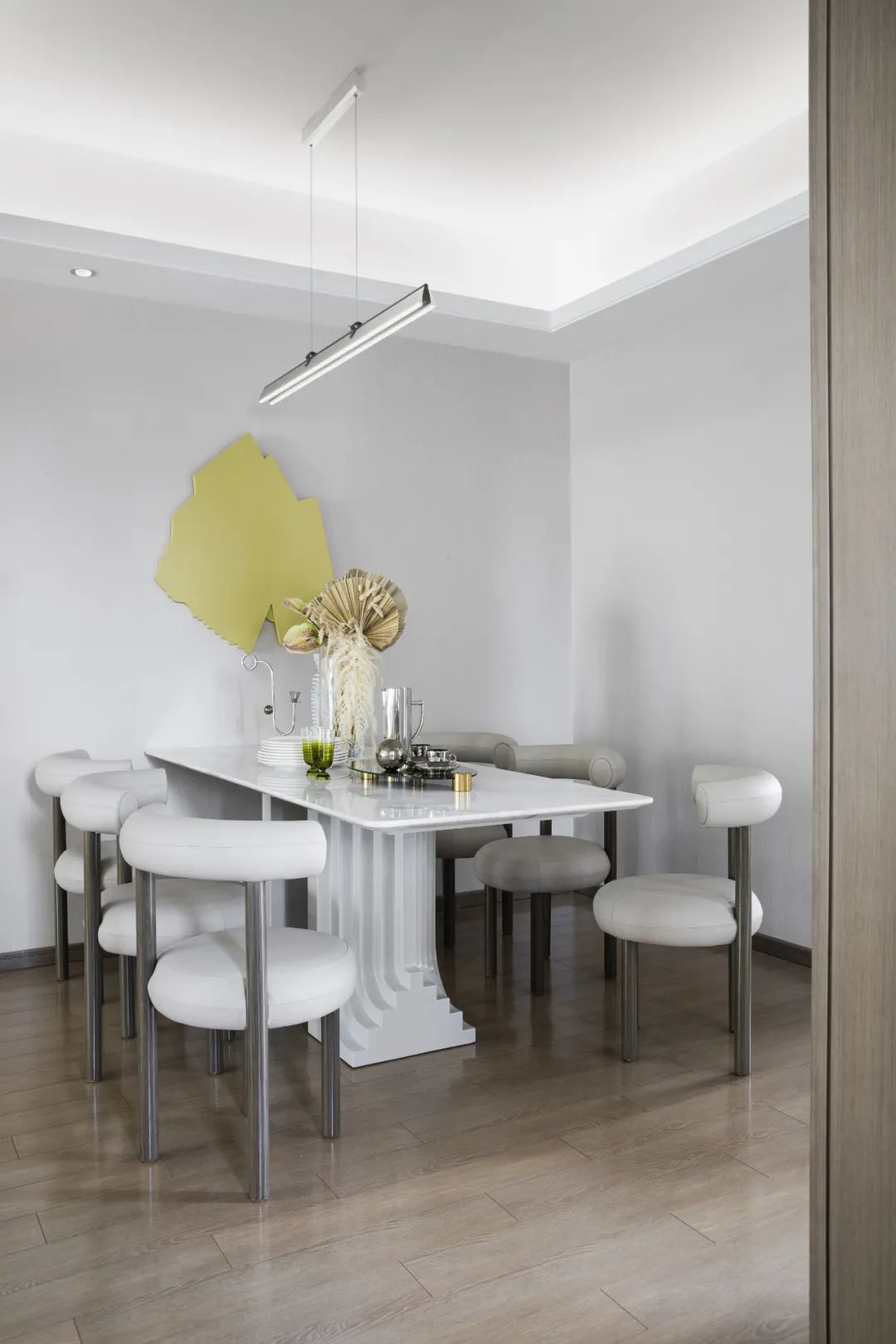 現(xiàn)代簡約風(fēng)格室內(nèi)設(shè)計(jì)家裝案例-餐廳 現(xiàn)代簡約風(fēng)格室內(nèi)設(shè)計(jì)家裝案例-餐廳