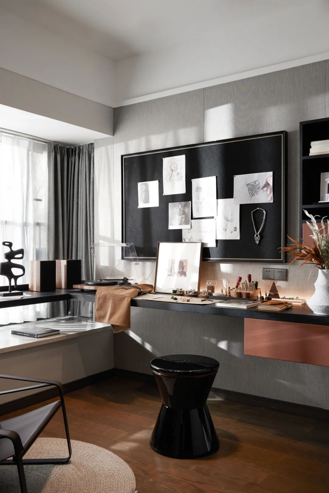 現(xiàn)代輕奢風格室內設計家裝案例-書桌 現(xiàn)代輕奢風格室內設計家裝案例-書桌