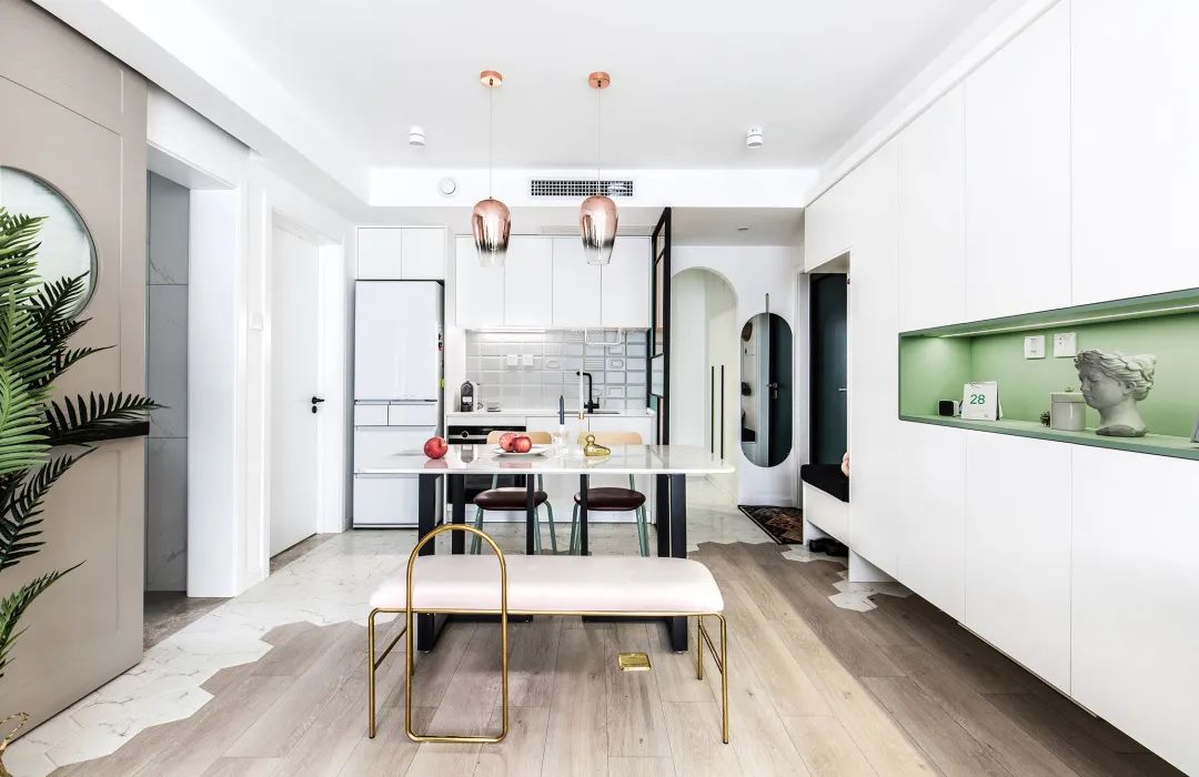 現(xiàn)代輕奢風(fēng)格家裝設(shè)計(jì)室內(nèi)裝修效果圖-餐廳 現(xiàn)代輕奢風(fēng)格家裝設(shè)計(jì)室內(nèi)裝修效果圖-餐廳