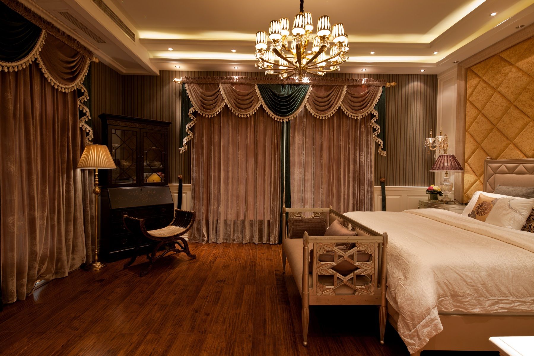 德陽市世家城南1號歐式風格別墅裝修案例