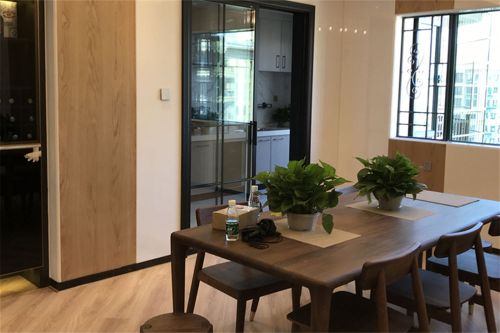 云浮市百合山花園輕奢風格三居室裝修案例